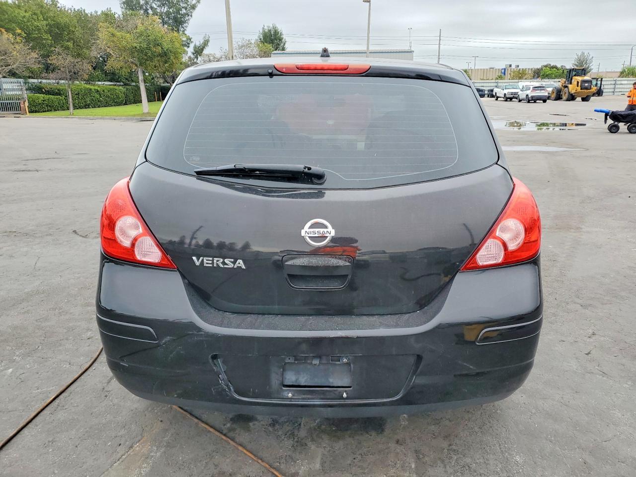 2012 Nissan Versa - Фото 6