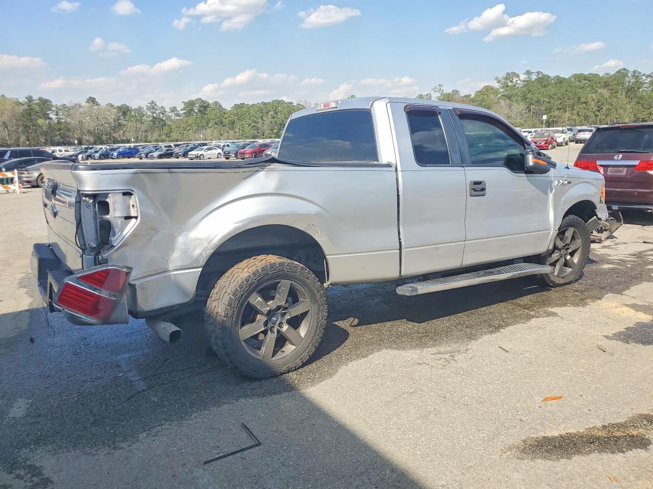2012 Ford F150 Super Cab - Фото 3