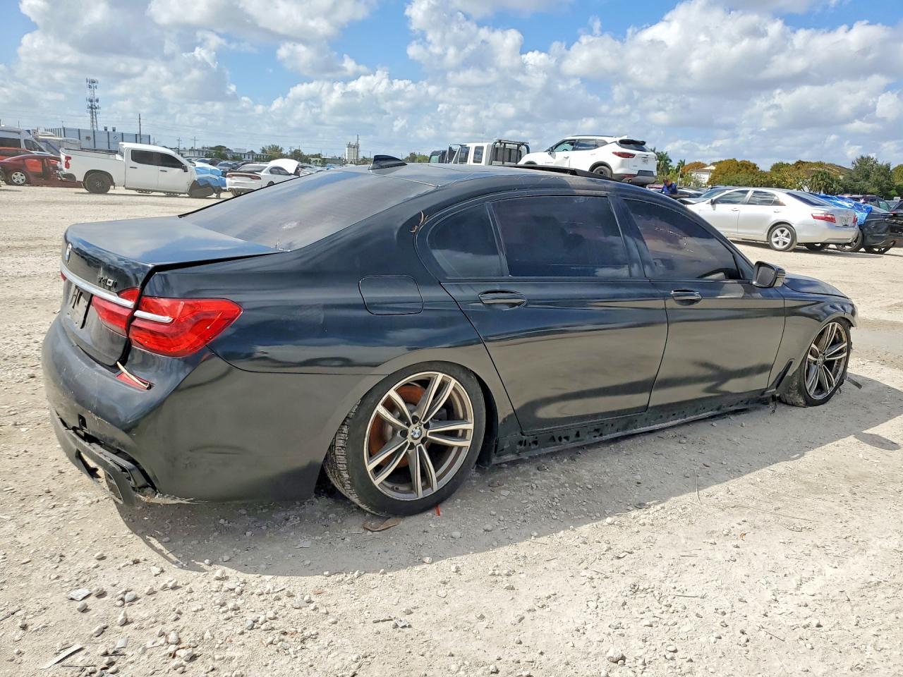 2019 BMW 740 I - Фото 3