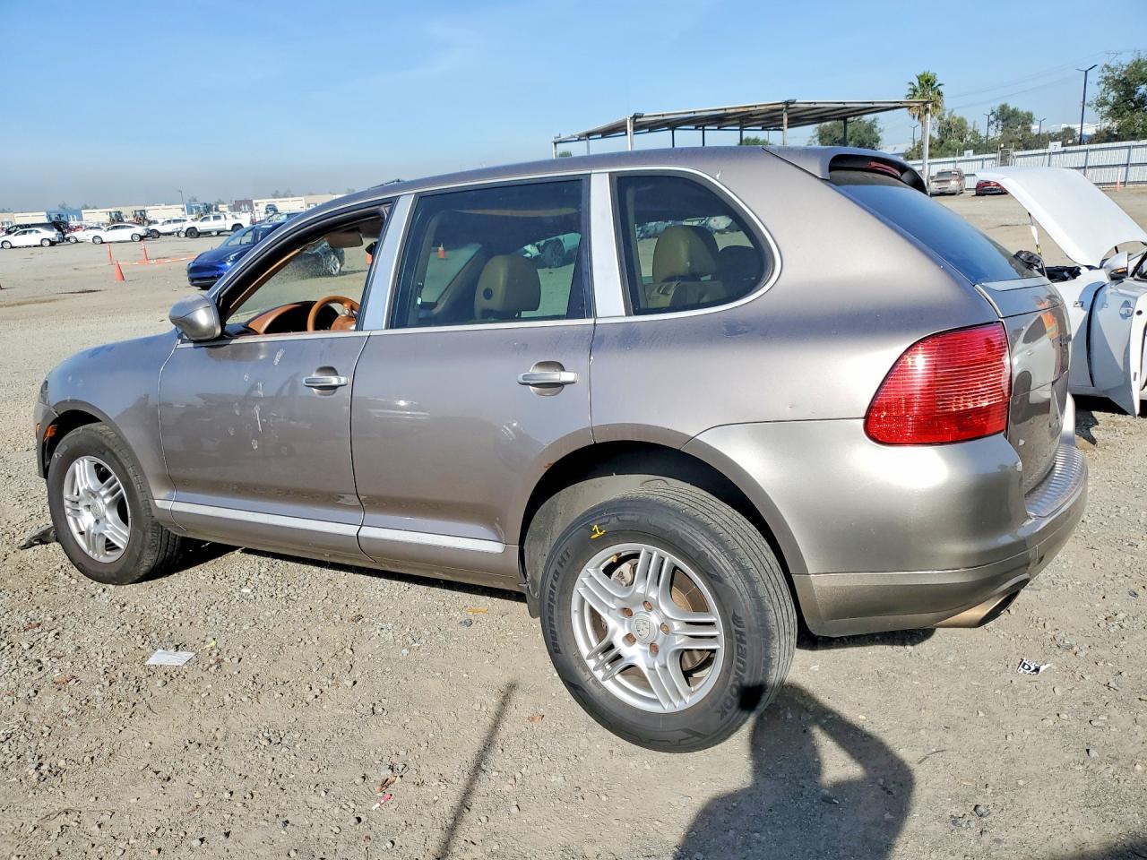 2005 Porsche Cayenne - Фото 2