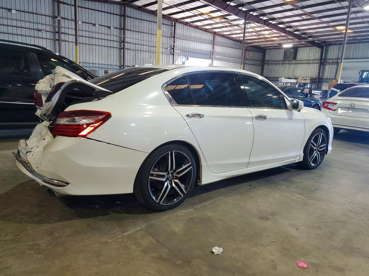 2017 Honda Accord - Фото 3