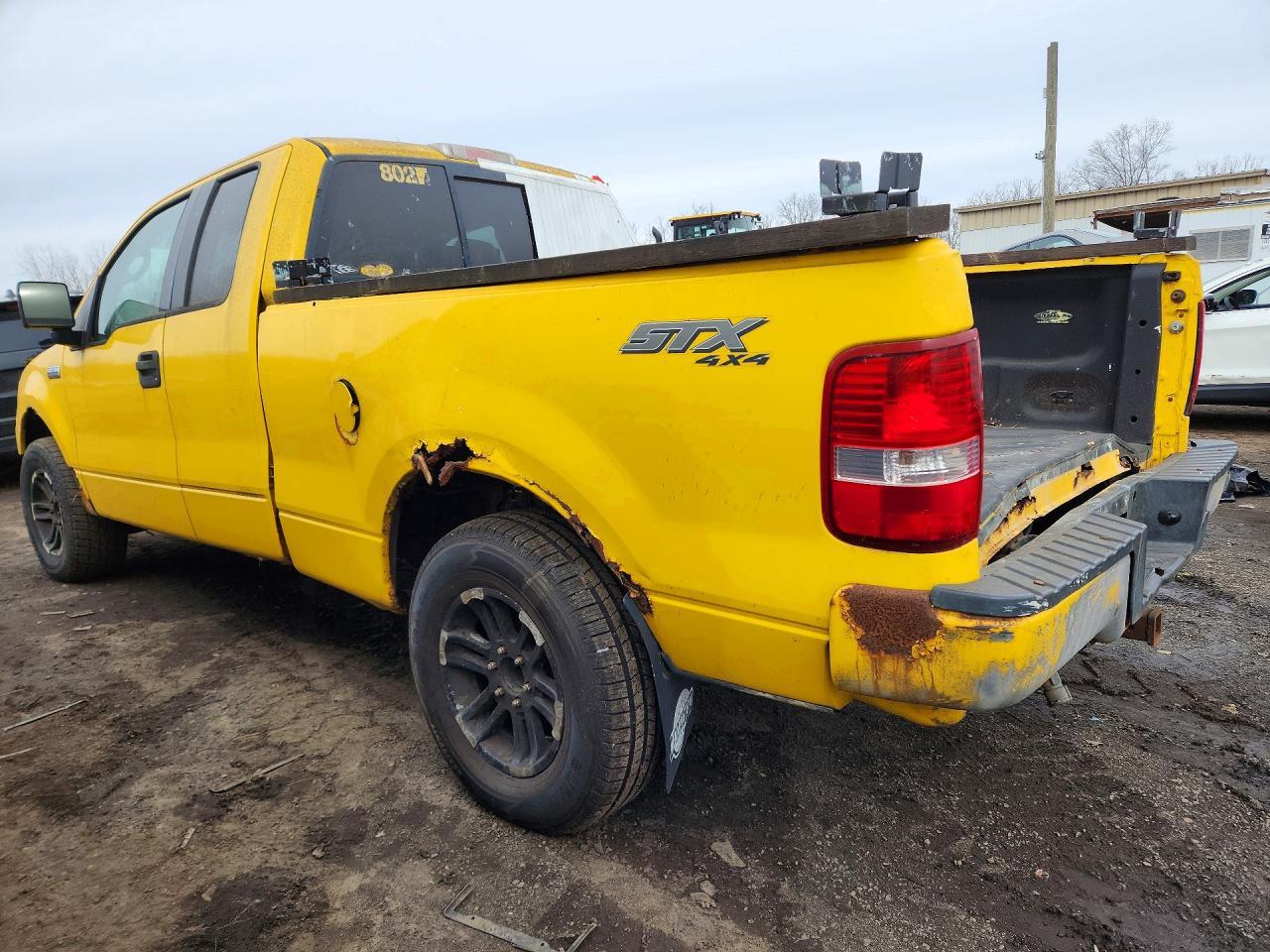 2004 Ford F150 - Фото 2