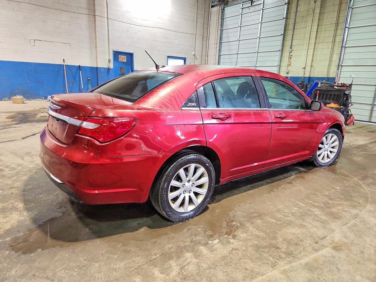 2014 Chrysler 200 Touring - Image 3