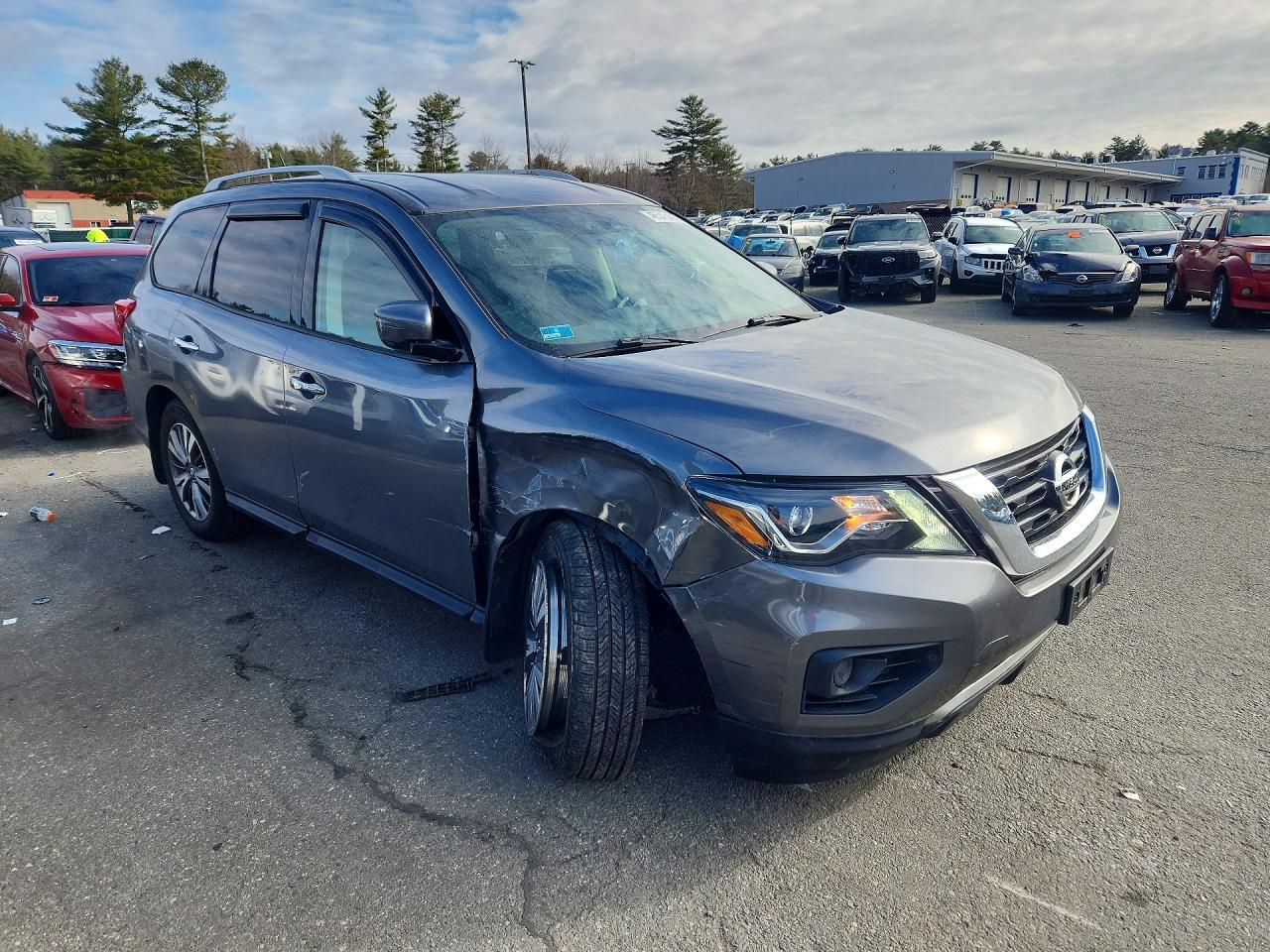 2018 Nissan Pathfinder - Image 4