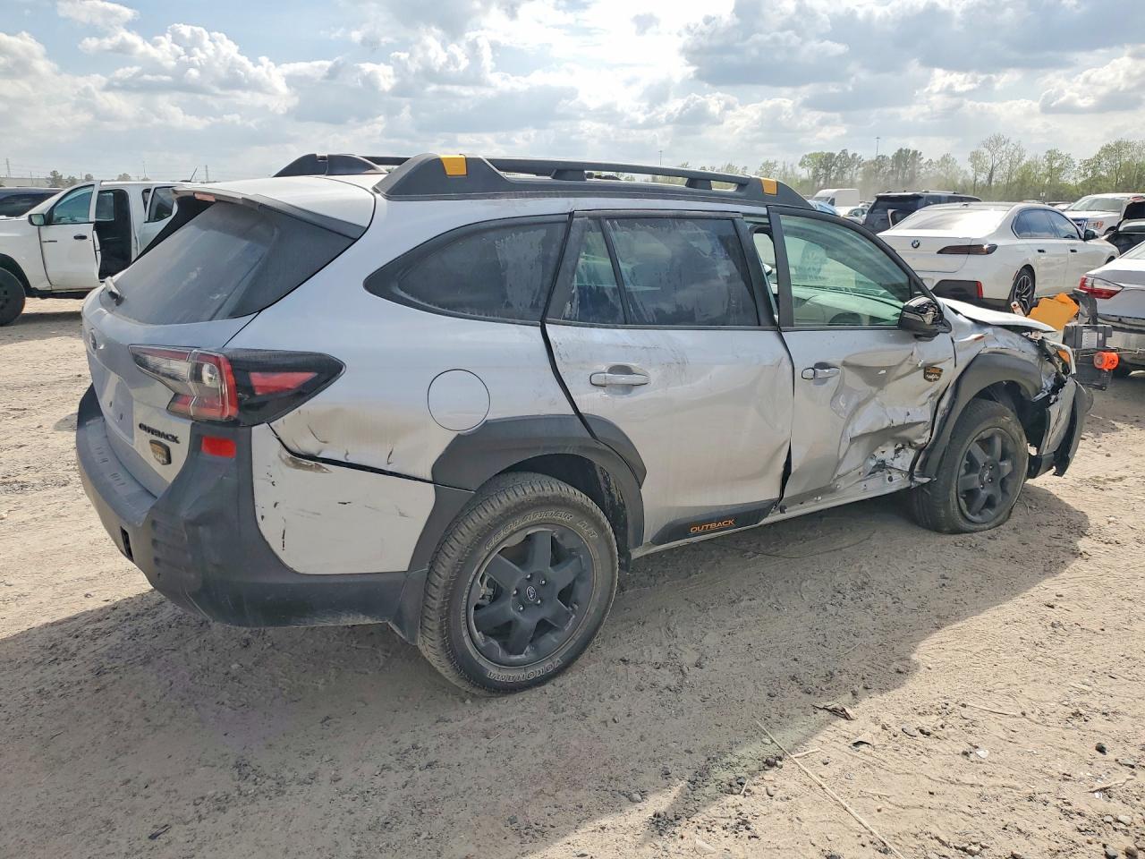 2025 Subaru Outback Wilderness - Фото 3