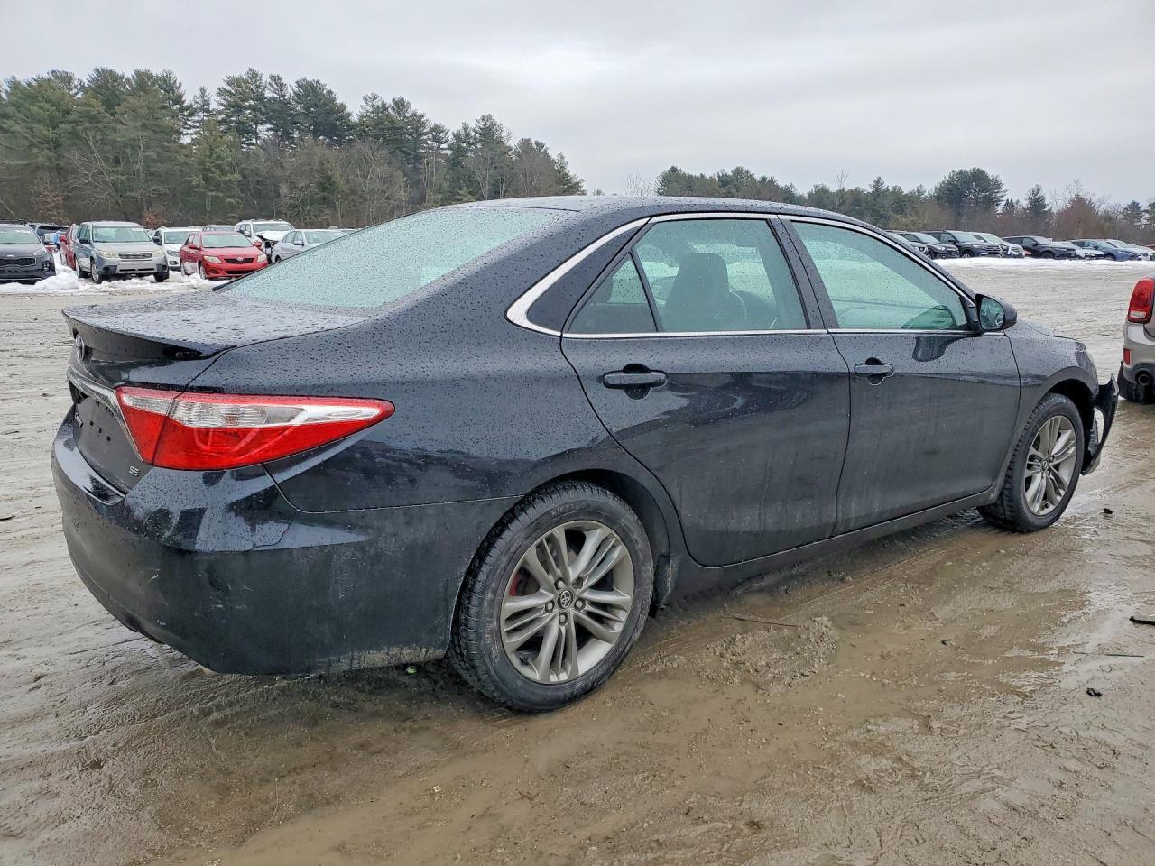 2017 Toyota Camry Se - Фото 3