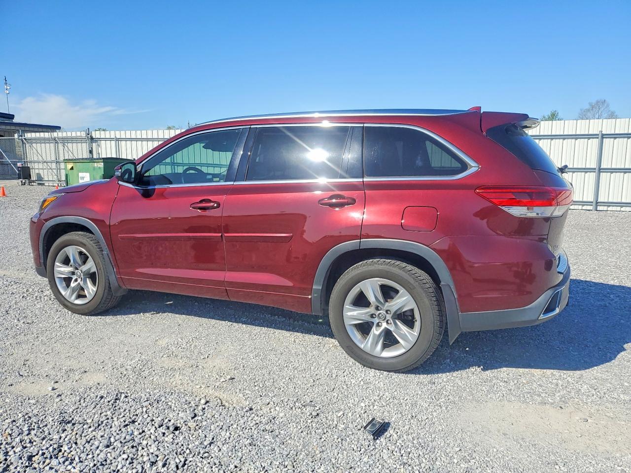 2017 Toyota Highlander Limited - Image 2