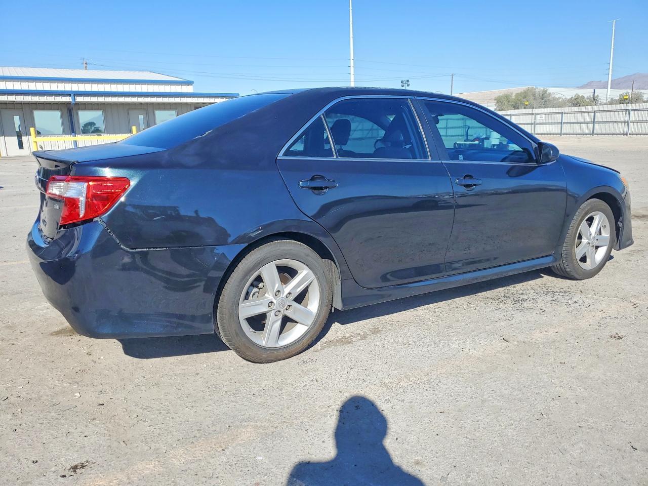 2013 Toyota Camry Se - Фото 3