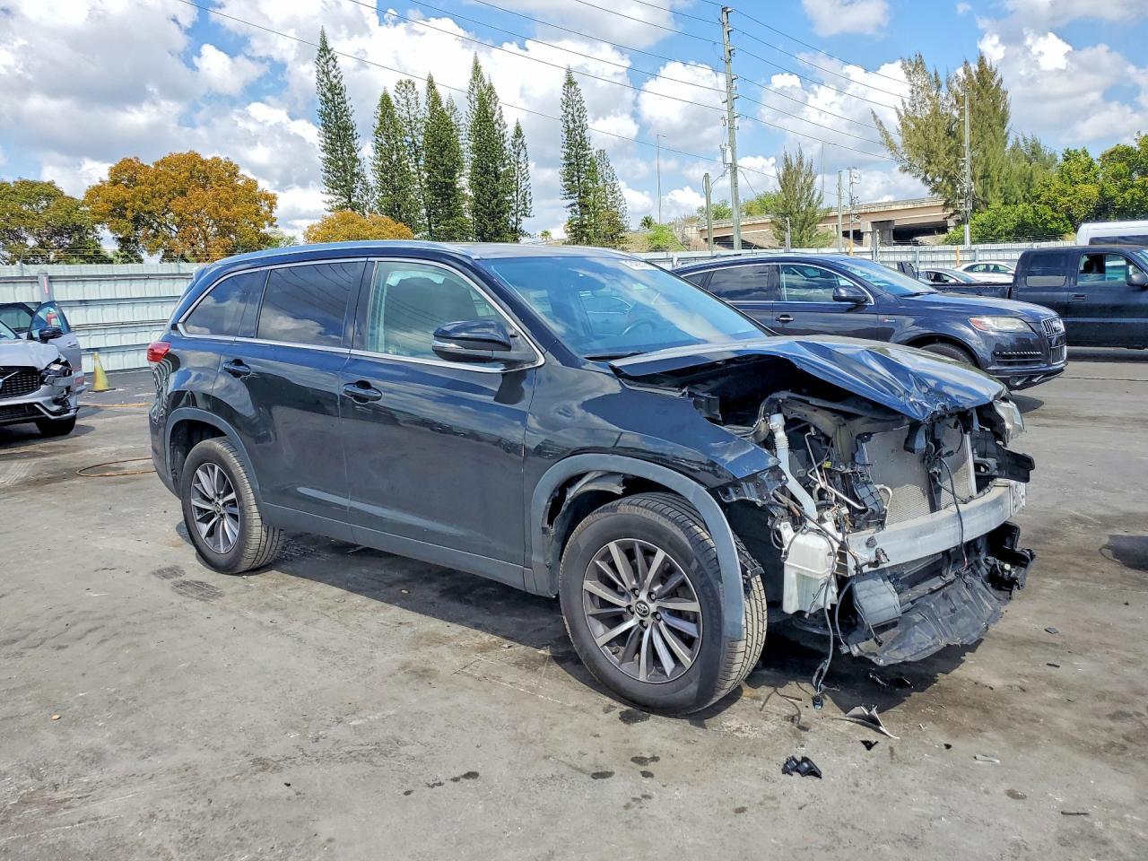 2019 Toyota Highlander Xle - Image 4