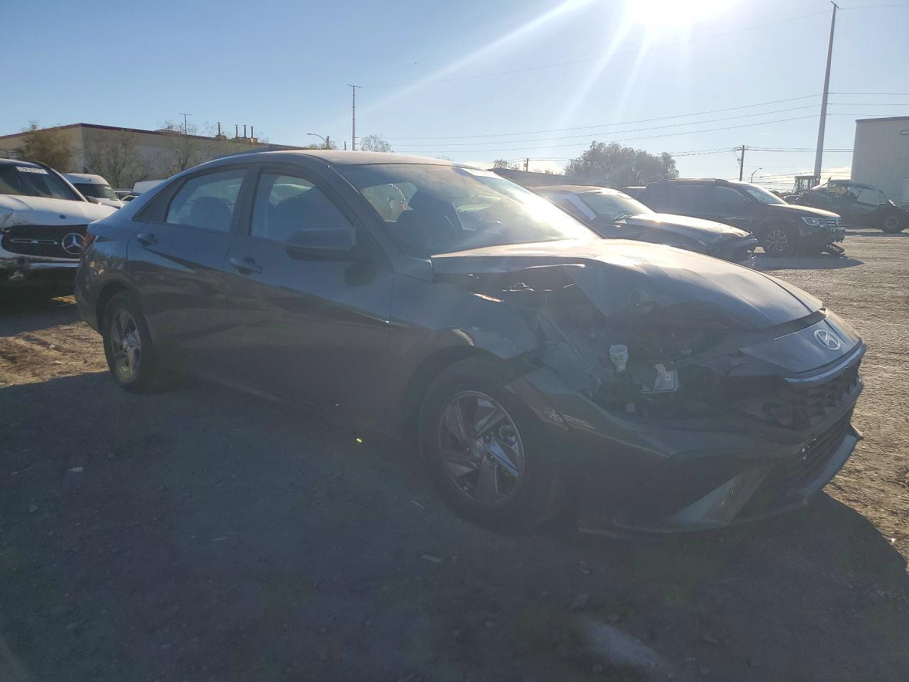 2024 Hyundai Elantra Se - Фото 4