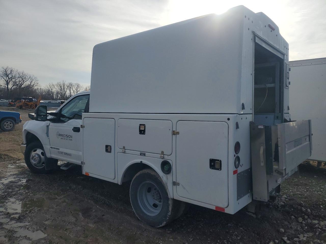 2019 Ford F350 Super Duty Utility / Service Truck - Фото 2