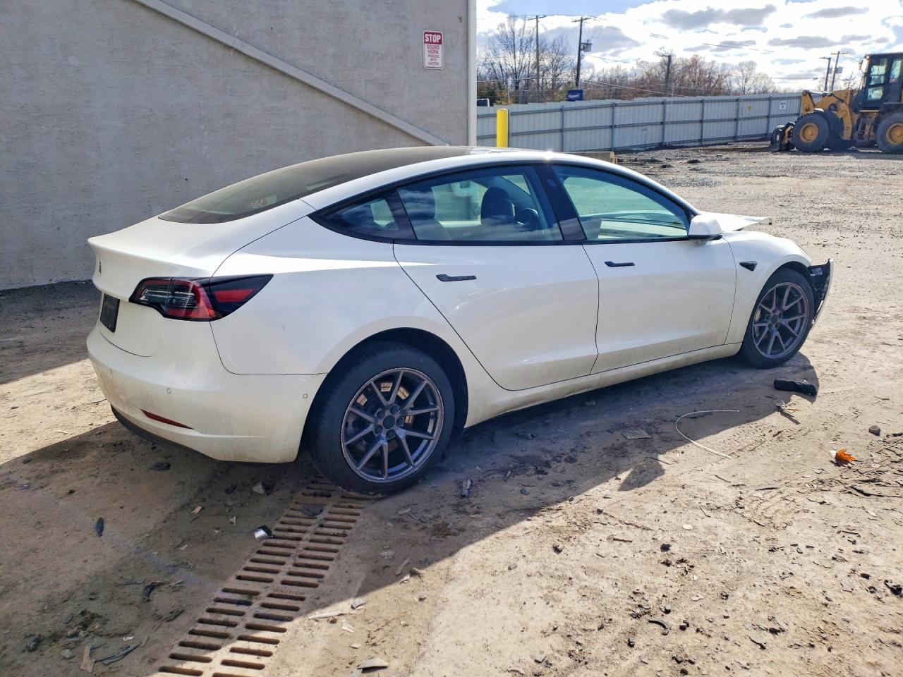 2021 Tesla Model 3 - Фото 3