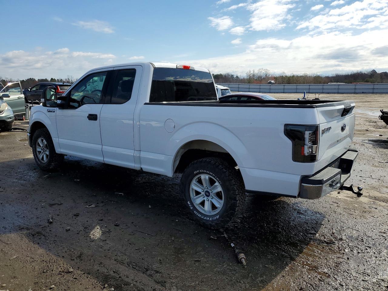 2016 Ford F150 Super Cab - Фото 2