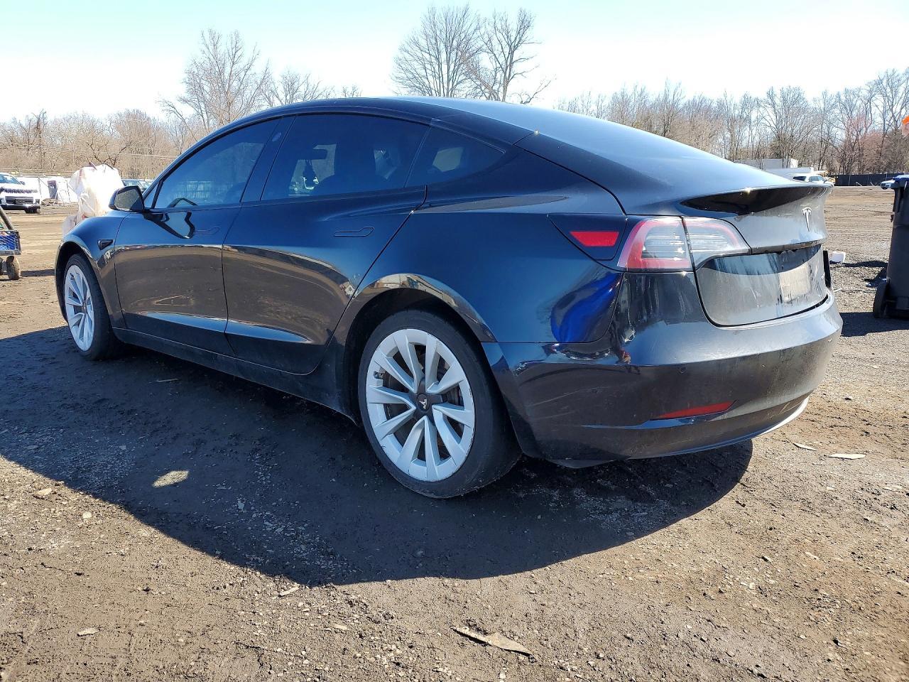2022 Tesla Model 3 - Фото 3