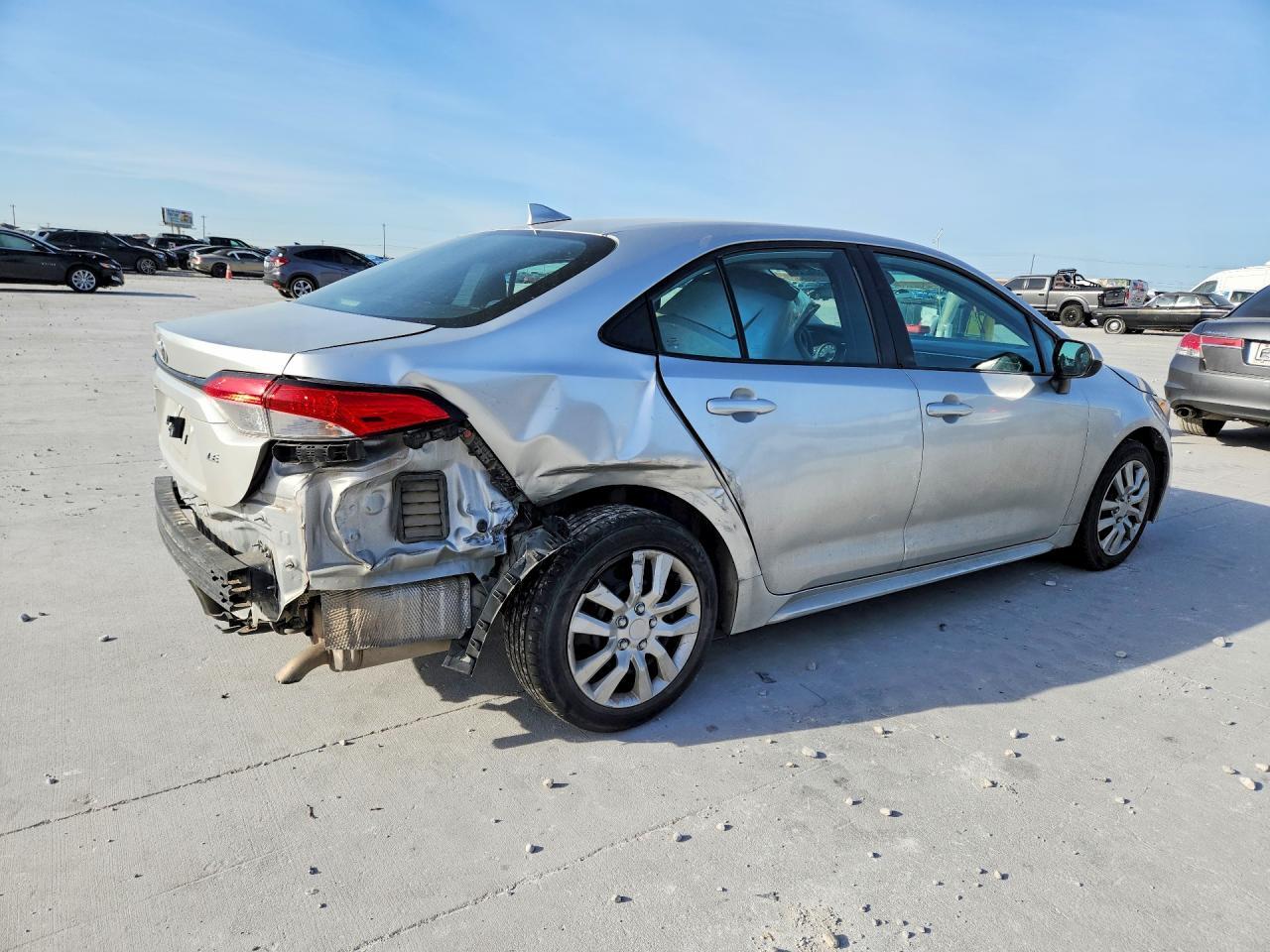 2022 Toyota Corolla Le - Фото 3