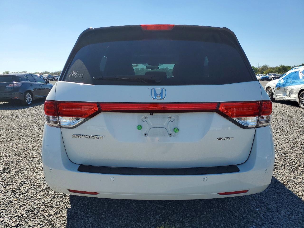 2016 Honda Odyssey Touring - Image 6