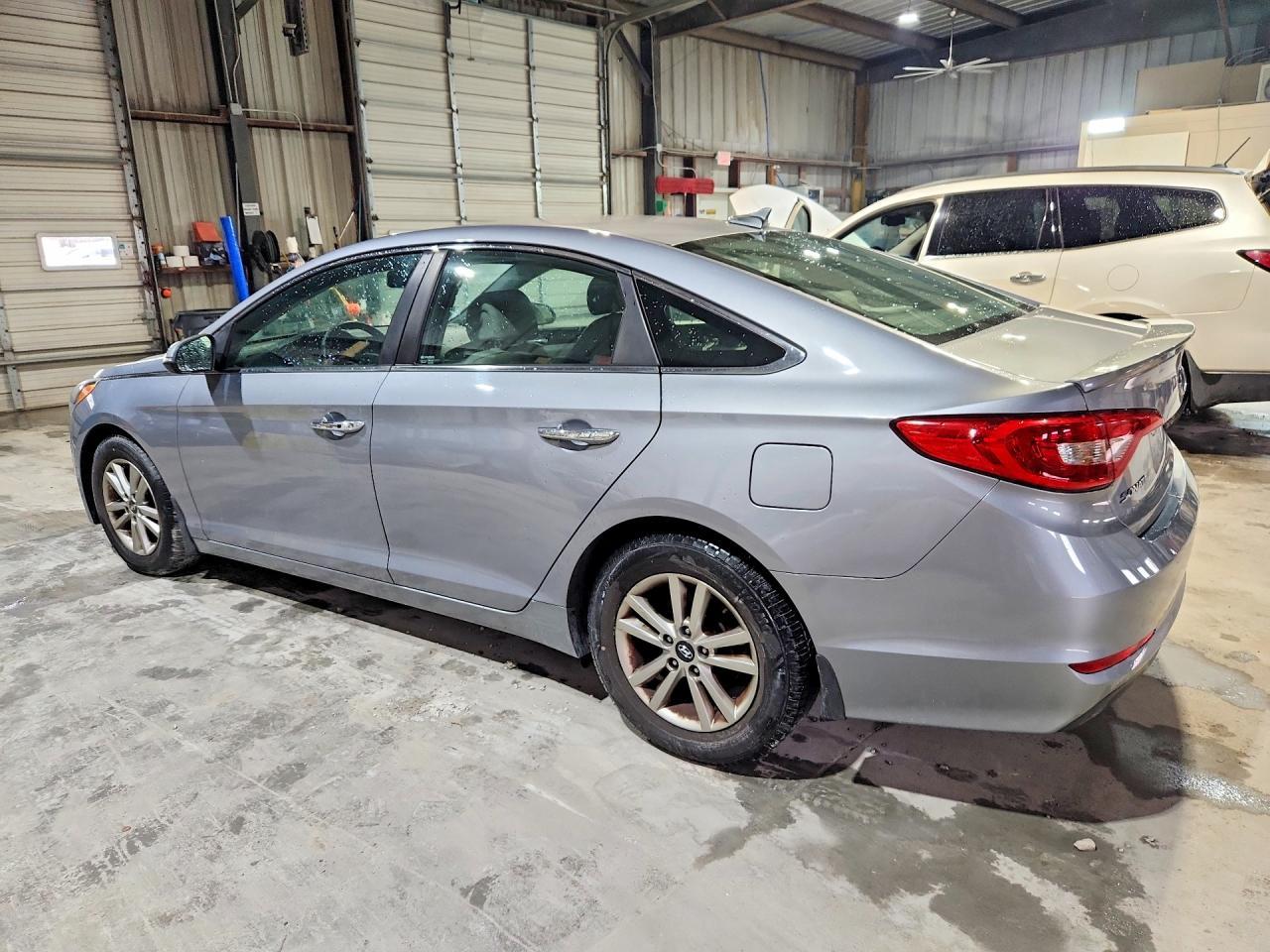 2015 Hyundai Sonata Eco - Фото 2