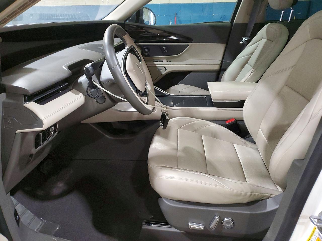 2025 Lincoln Nautilus Premiere - Image 7