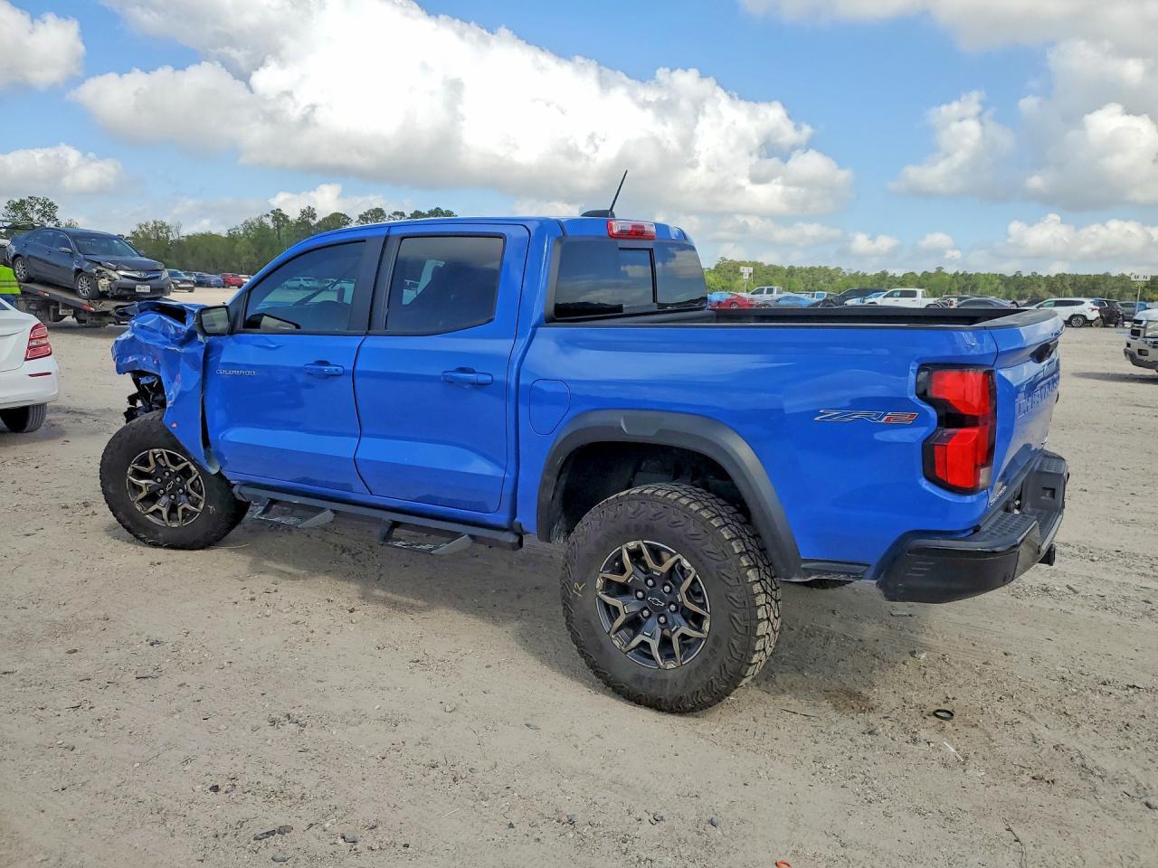 2025 Chevrolet Colorado Zr2 - Image 2