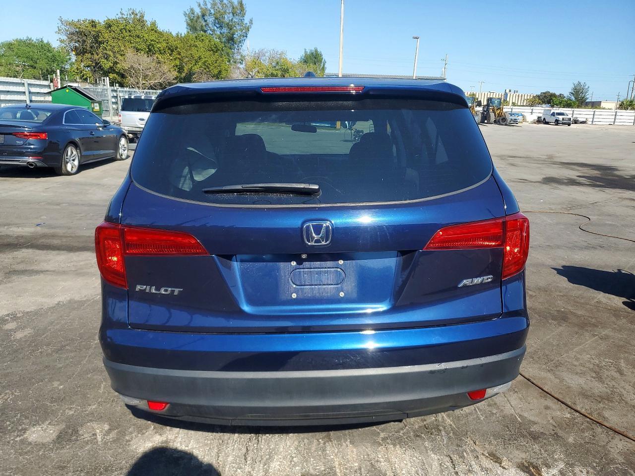 2018 Honda Pilot Ex - Image 6