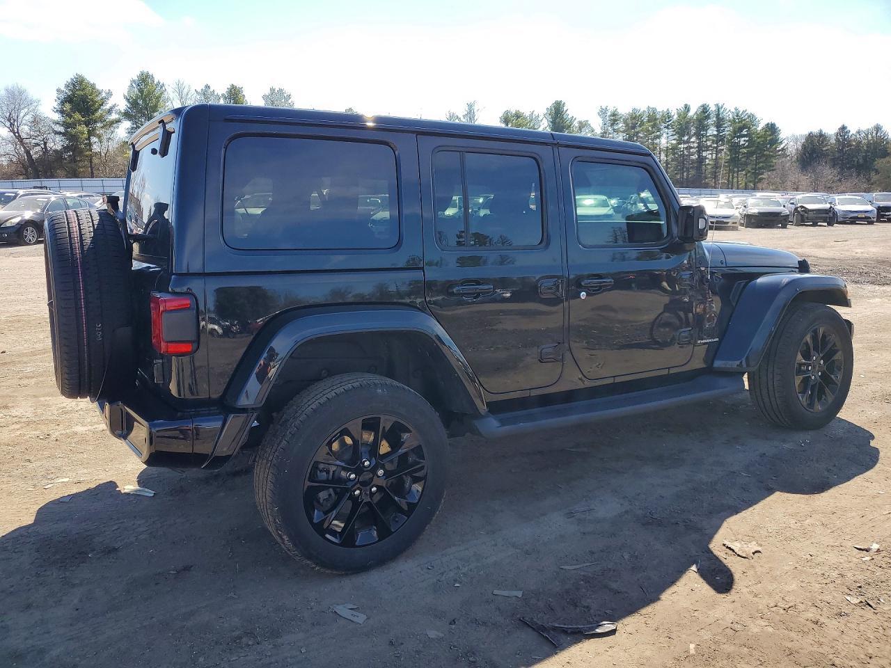 2023 Jeep Wrangler Sahara - Фото 3
