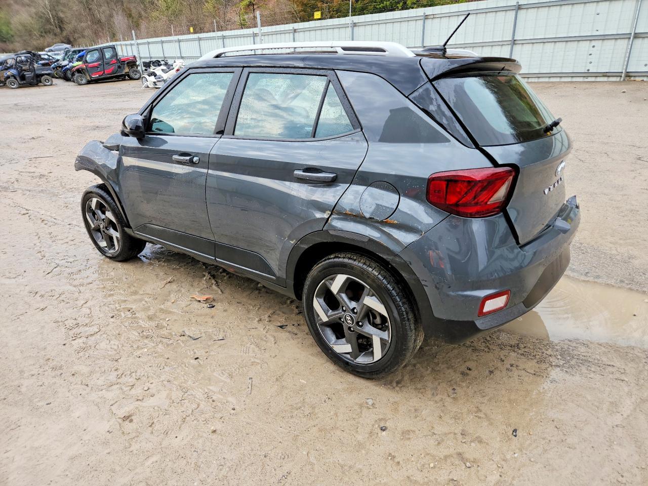 2025 Hyundai Venue Sel - Image 2