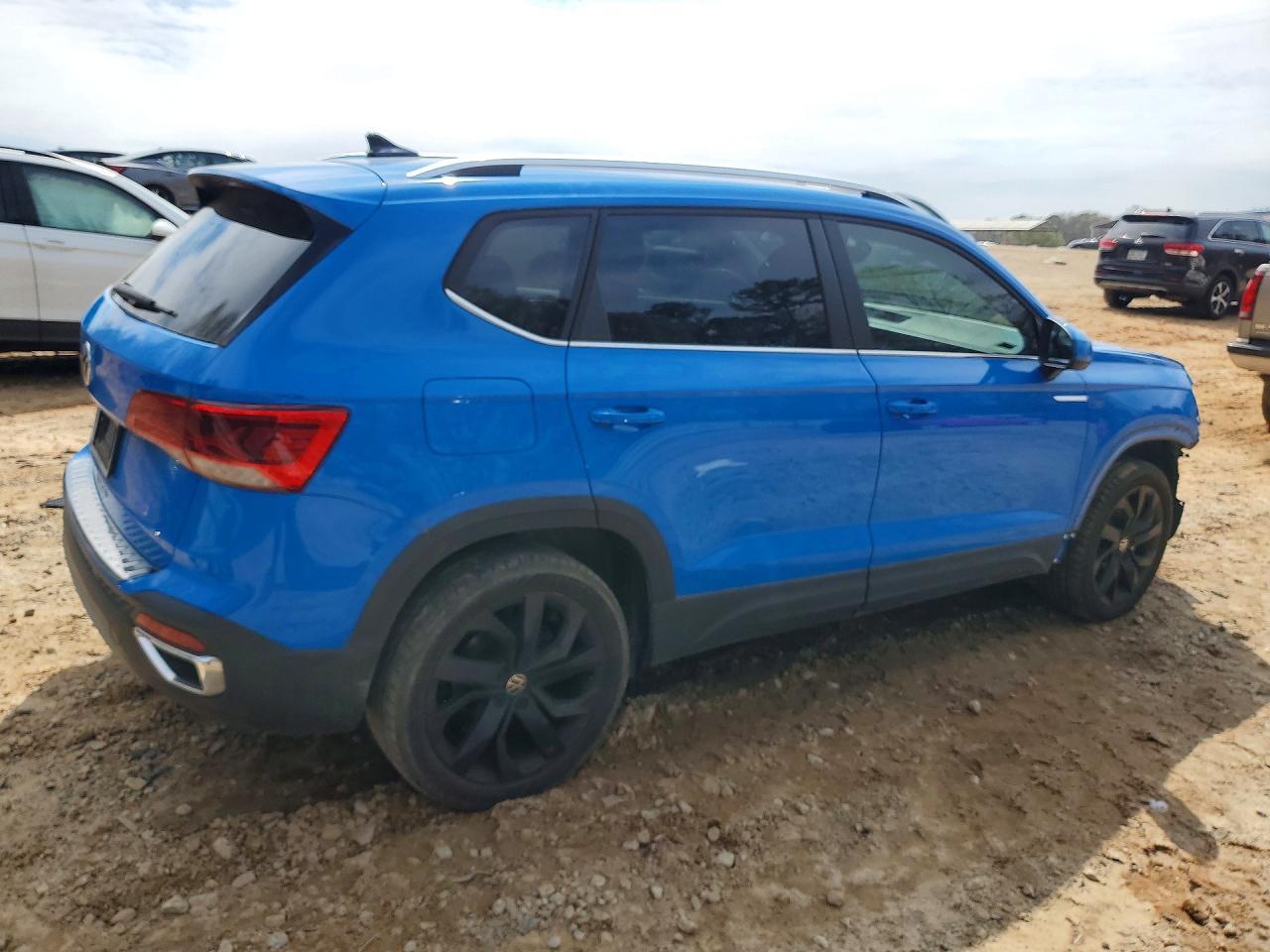 2022 Volkswagen Taos Se - Фото 3