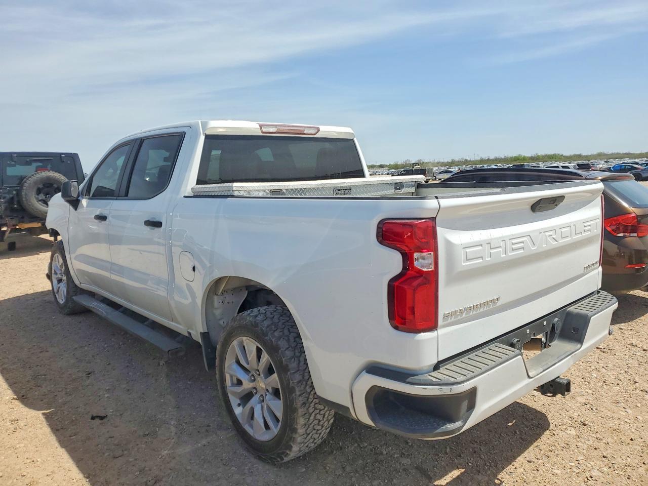 2022 Chevrolet Silverado Ltd C1500 Custom - Фото 2