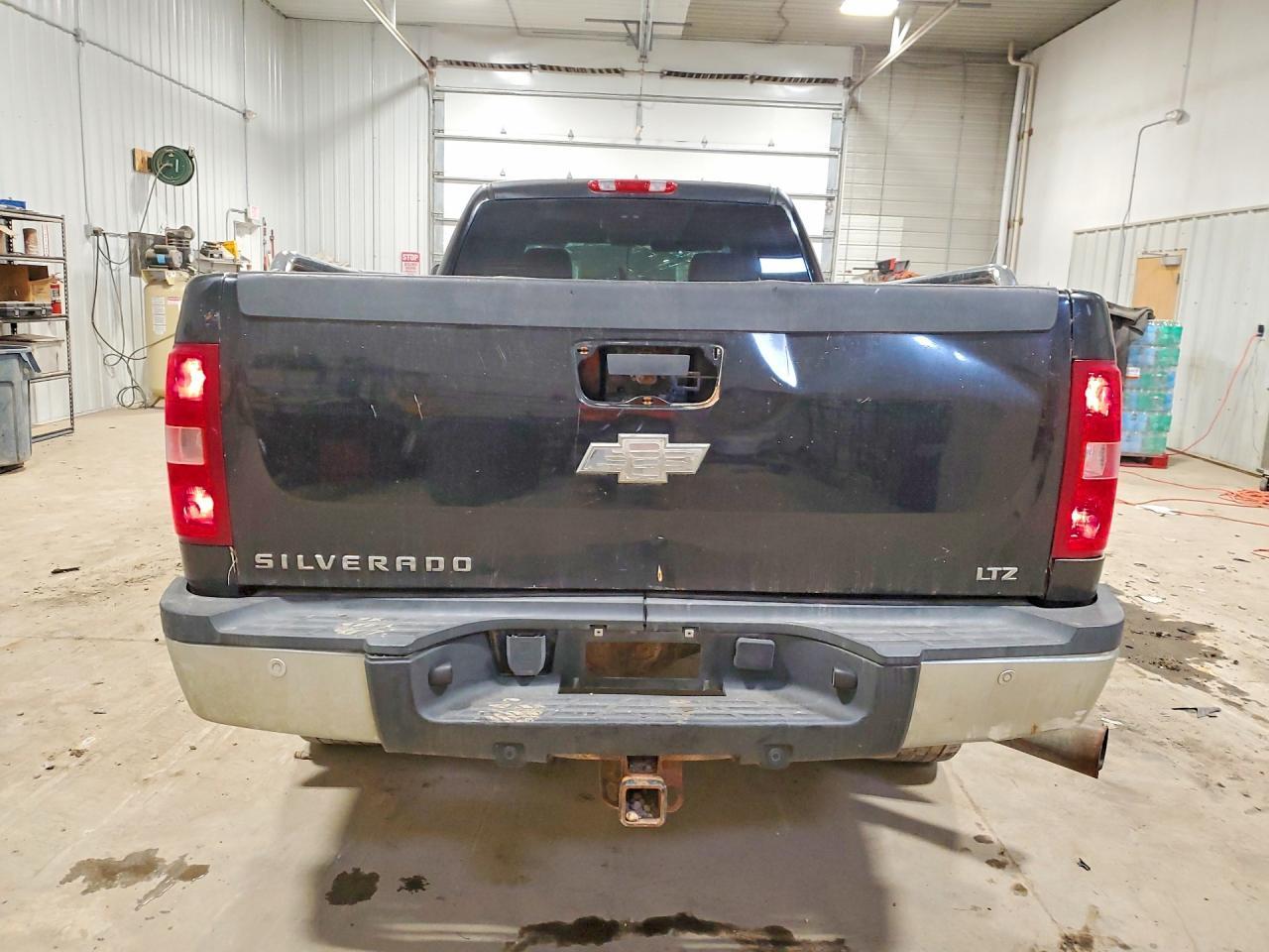 2008 Chevrolet Silverado K3500 - Image 6