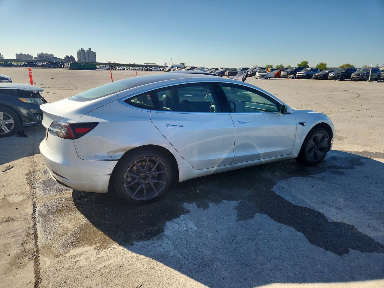 2020 Tesla Model 3 - Image 3