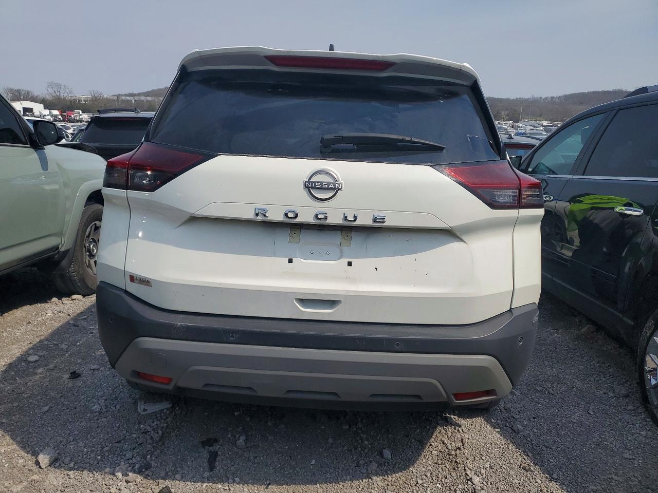 2023 Nissan Rogue S - Image 6