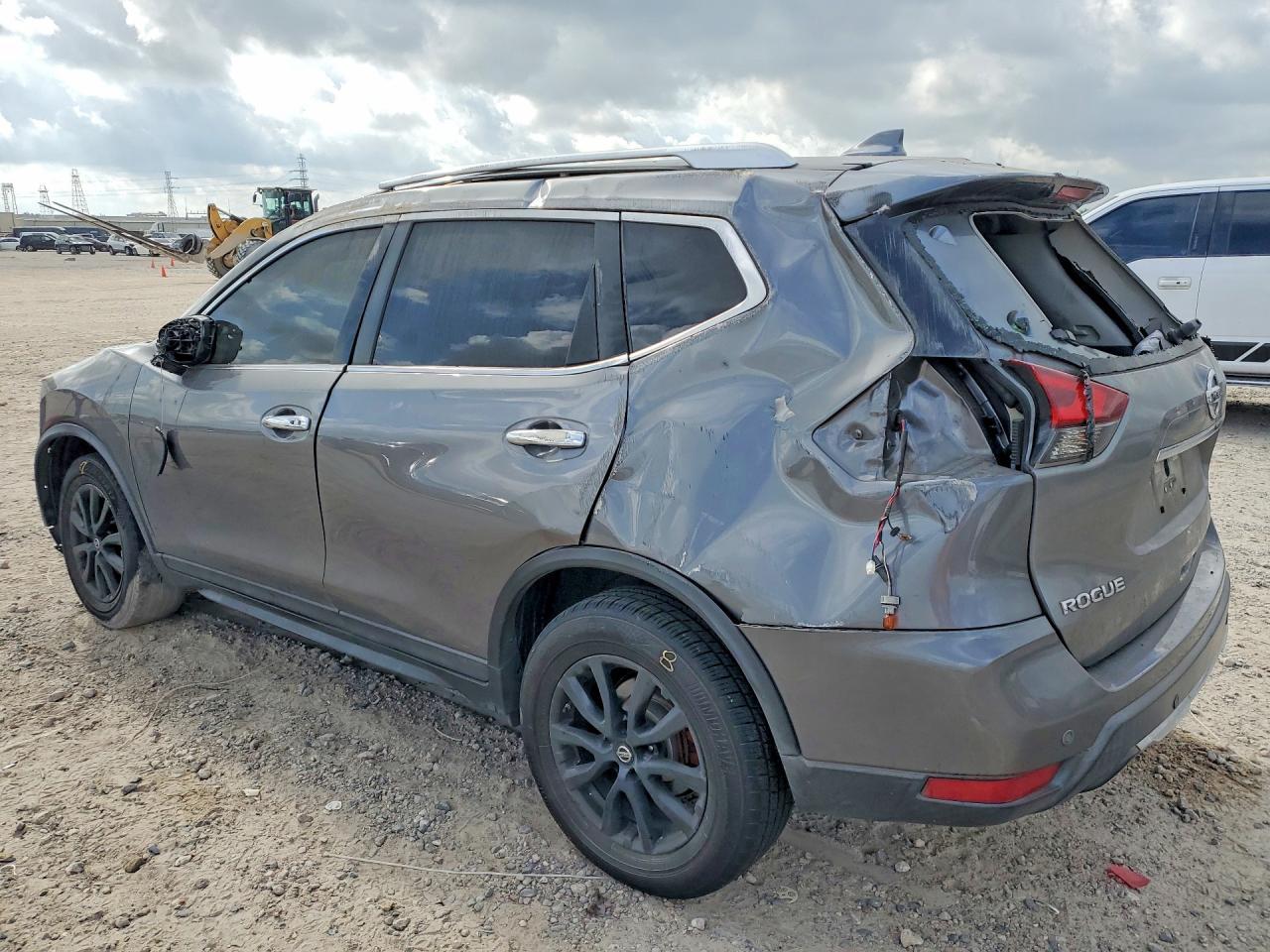 2019 Nissan Rogue Sv - Image 2