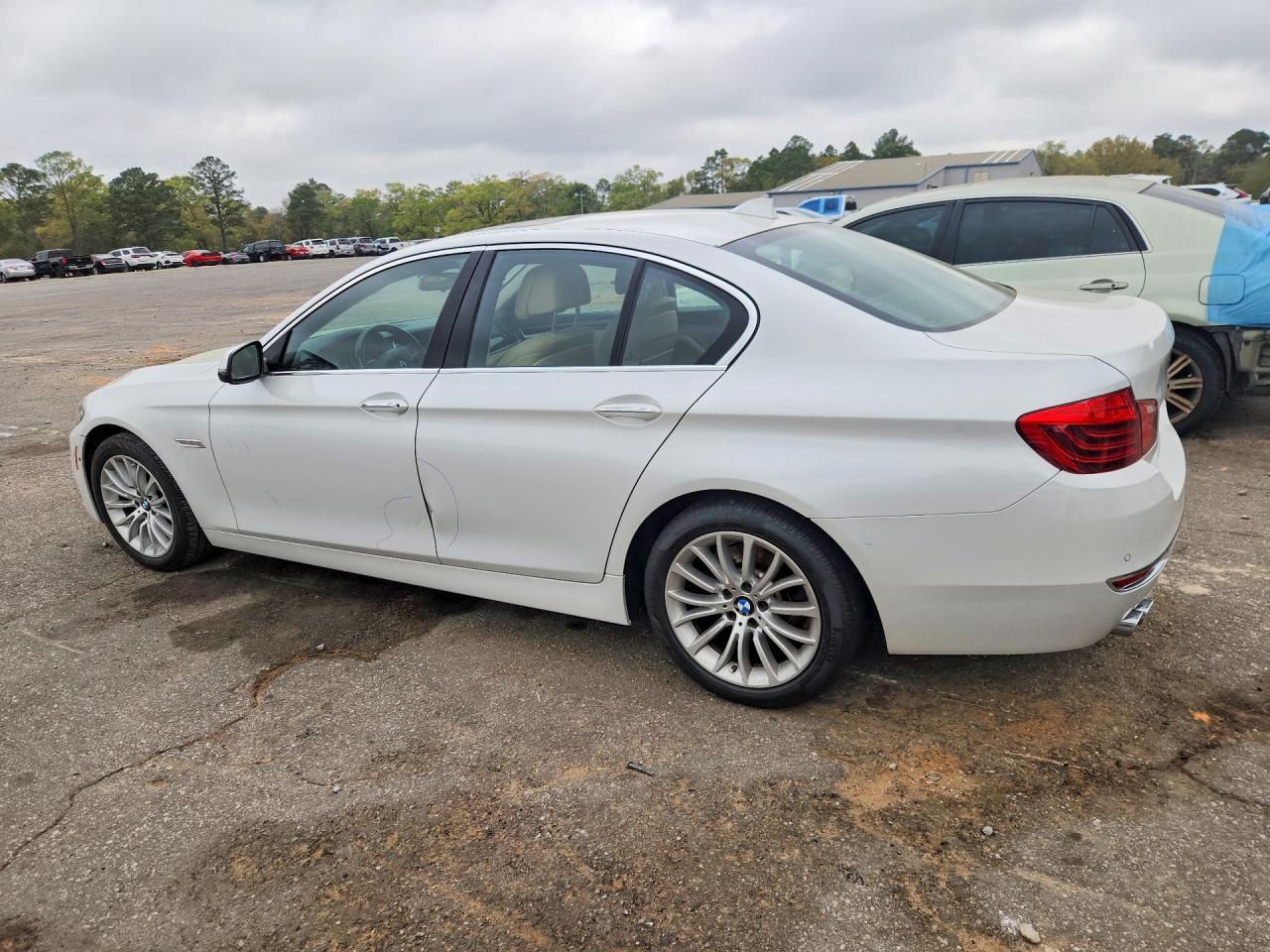 2016 BMW 528 I - Image 2