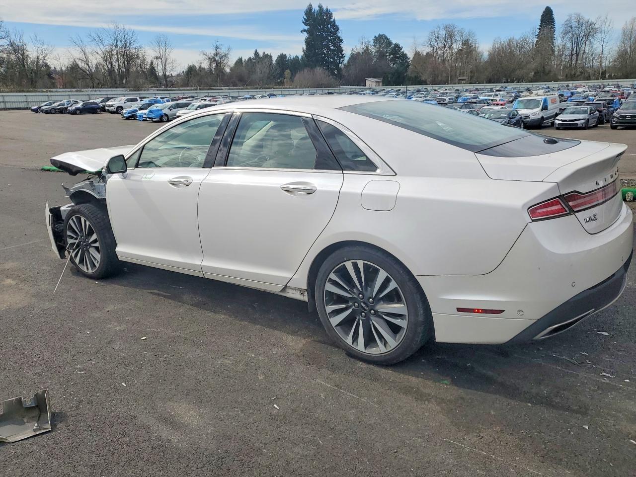 2019 Lincoln Mkz Reserve Ii - Image 2