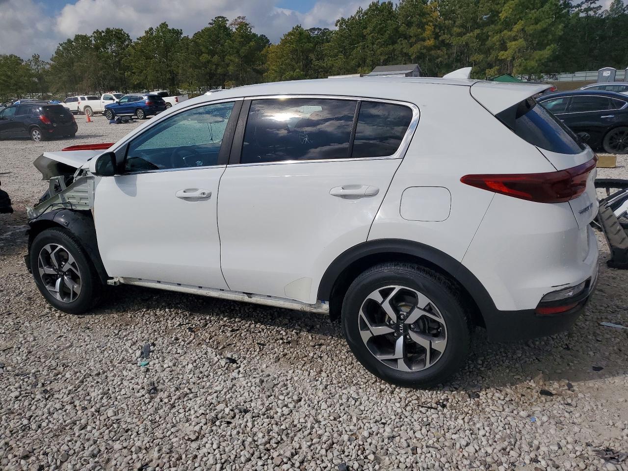 2020 Kia Sportage Lx - Image 2