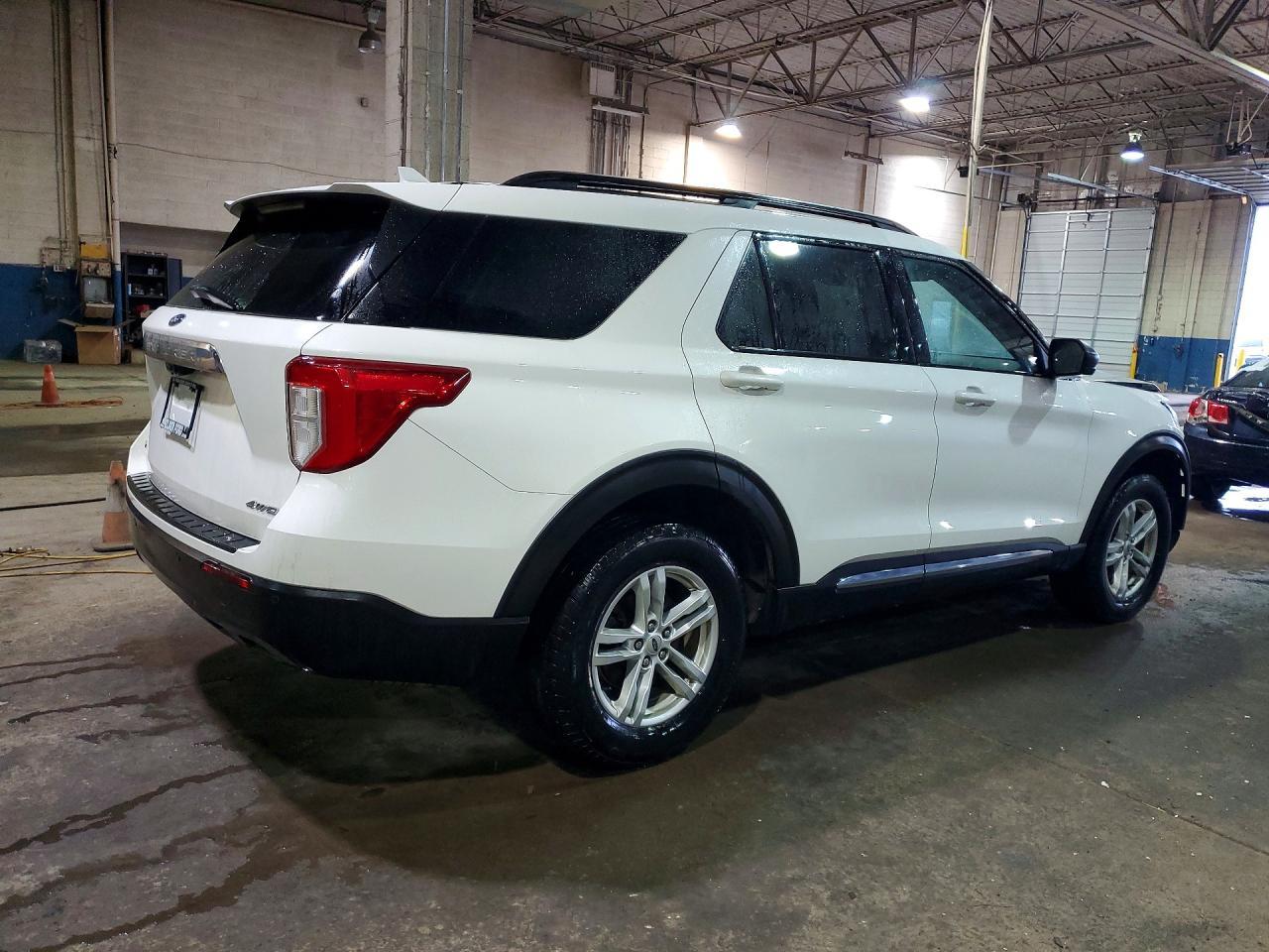 2022 Ford Explorer Xlt - Фото 3