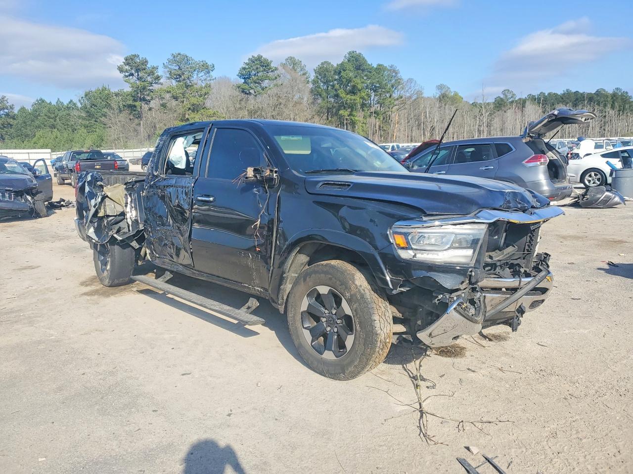 2019 Ram 1500 Laramie - Image 4