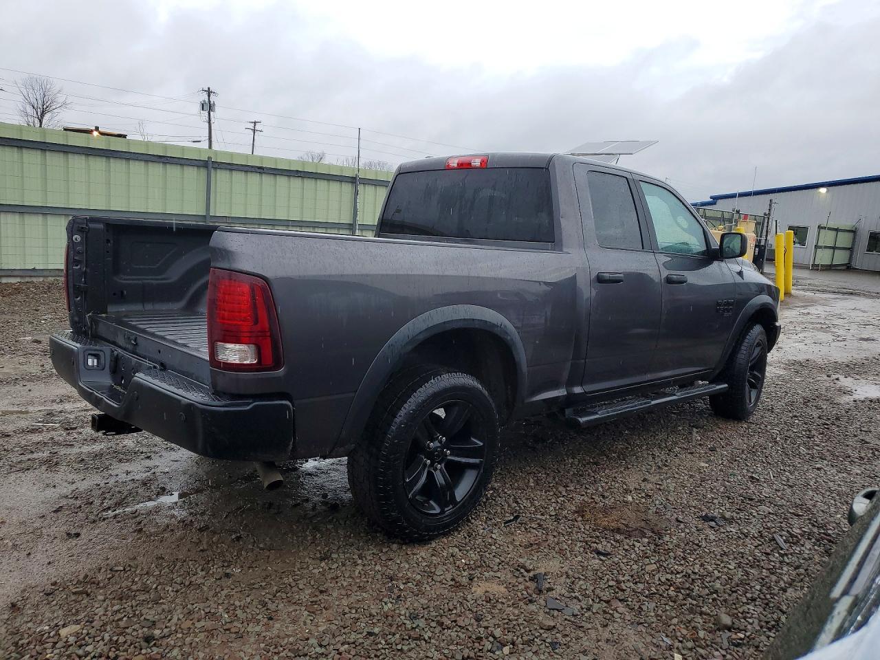 2022 Ram 1500 Classic Slt - Фото 3