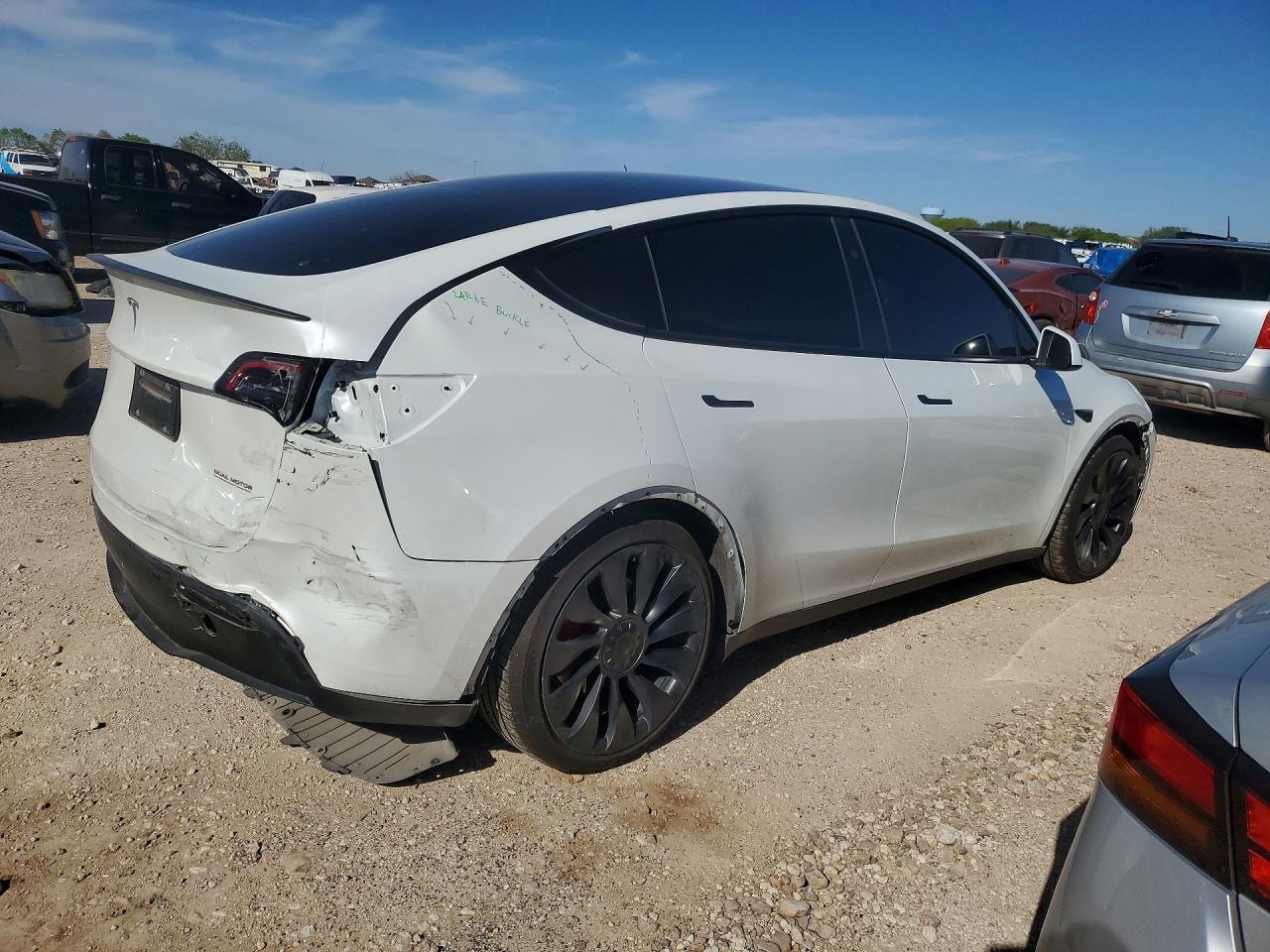 2024 Tesla Model Y - Фото 3