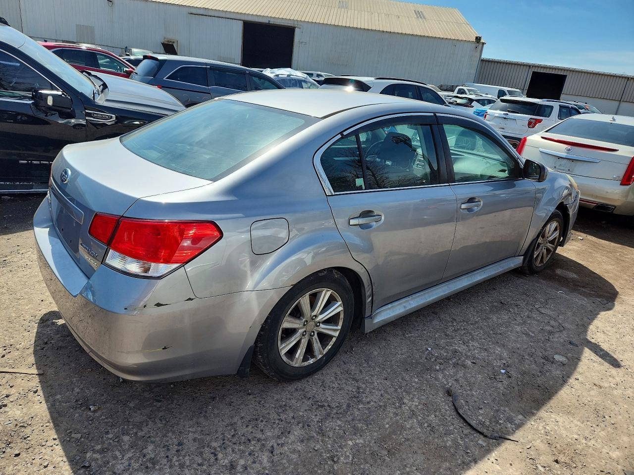 2010 Subaru Legacy 2.5I Premium - Фото 3