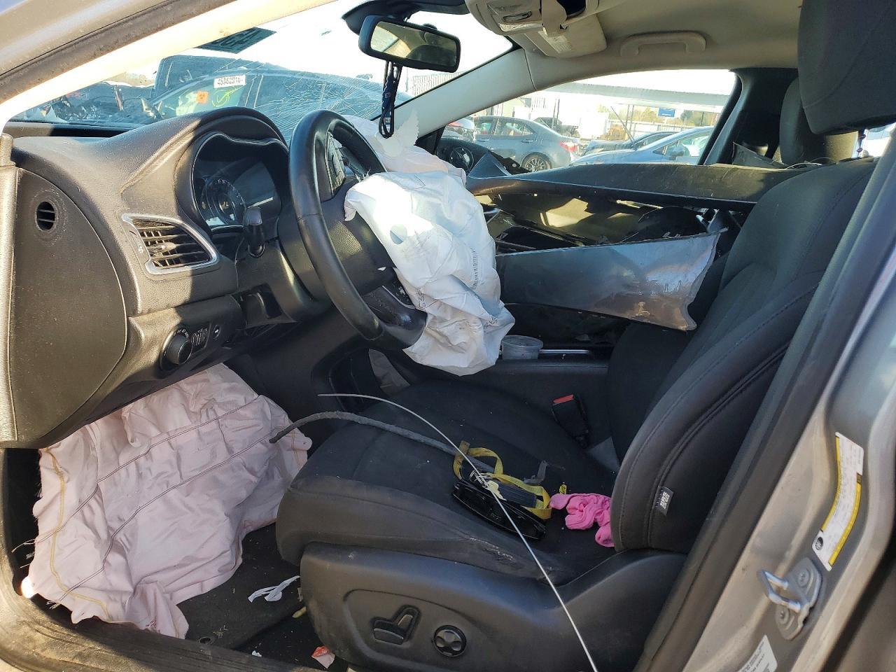 2016 Chrysler 200 Limited - Фото 7