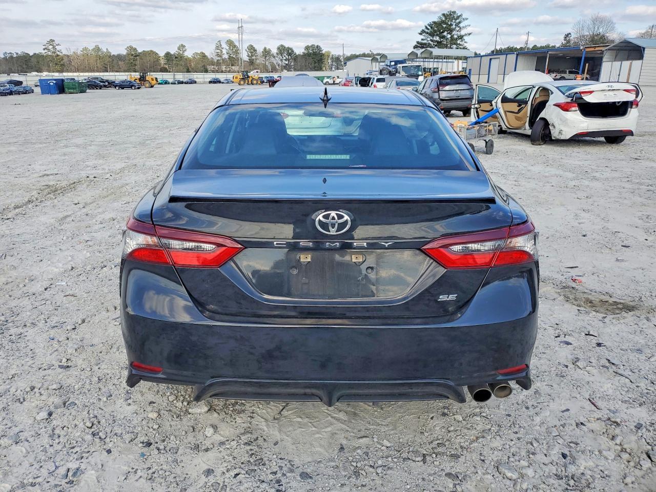 2023 Toyota Camry Se - Фото 6