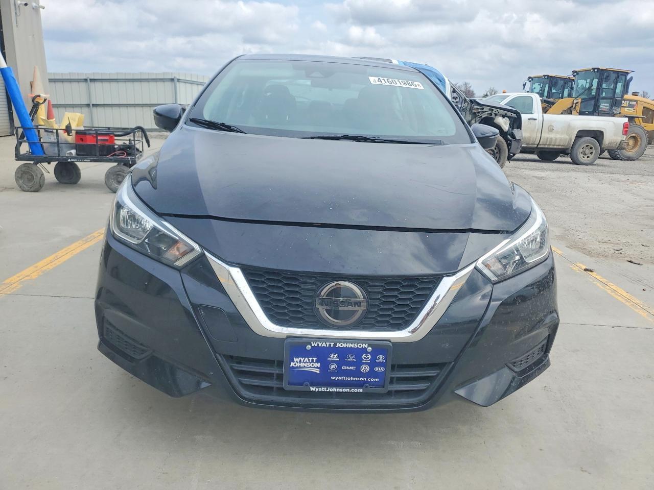 2021 Nissan Versa Sv - Image 5