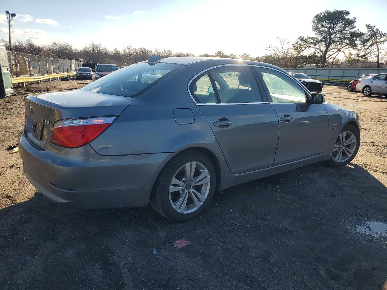 2009 BMW 528 Xi - Фото 3