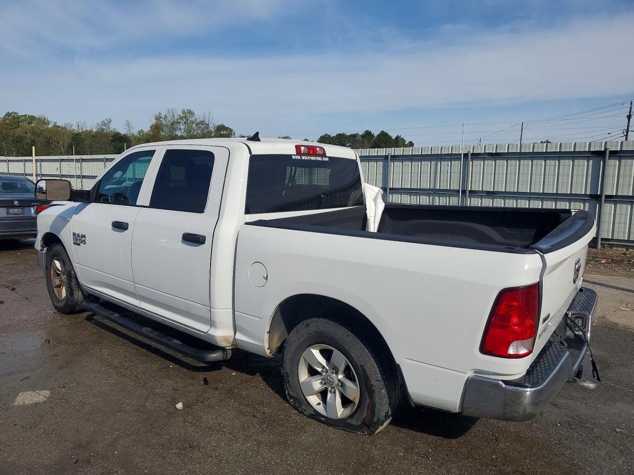 2022 Ram 1500 Classic Slt - Фото 2