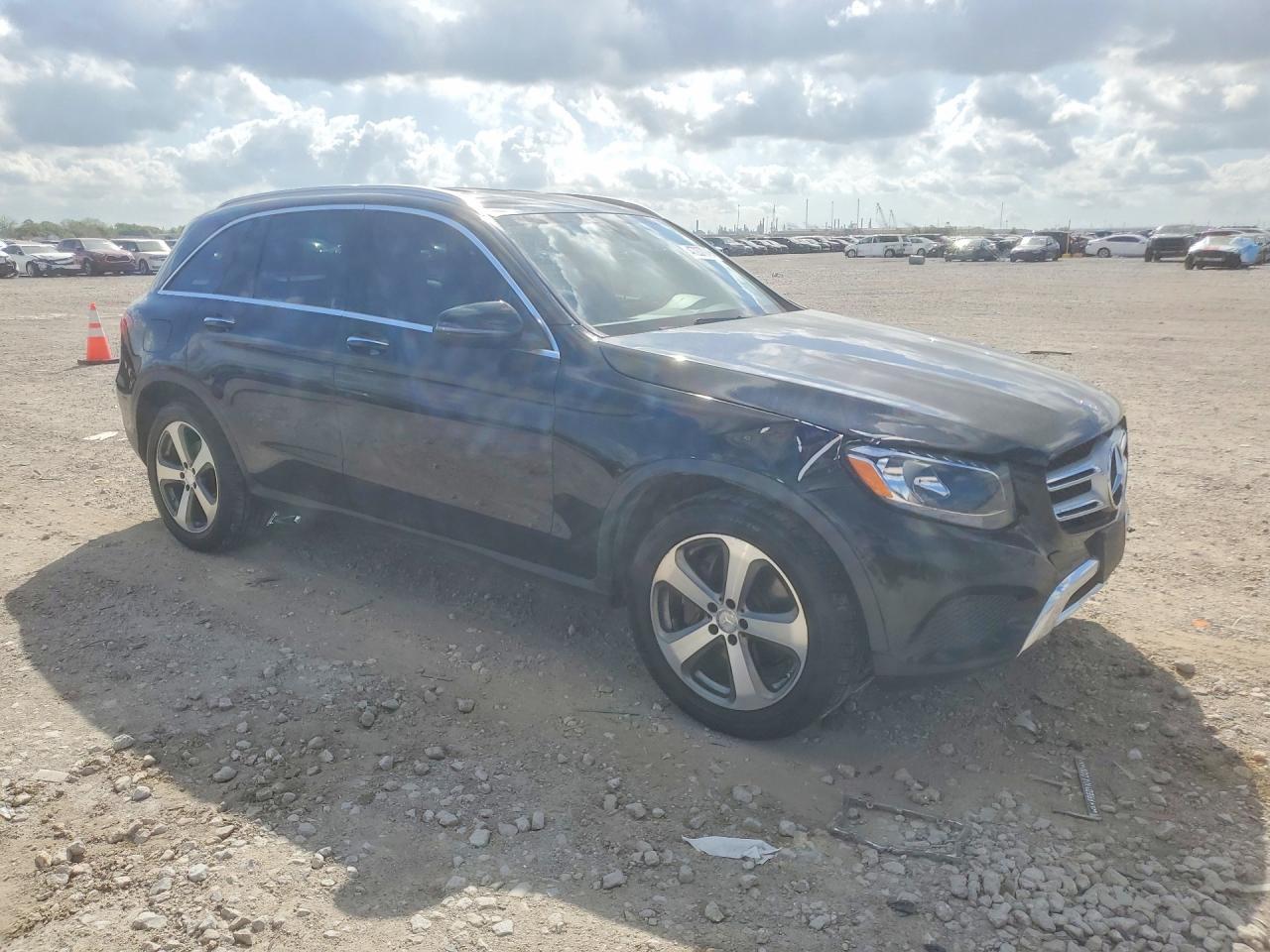 2016 Mercedes-Benz Glc 300 - Image 4