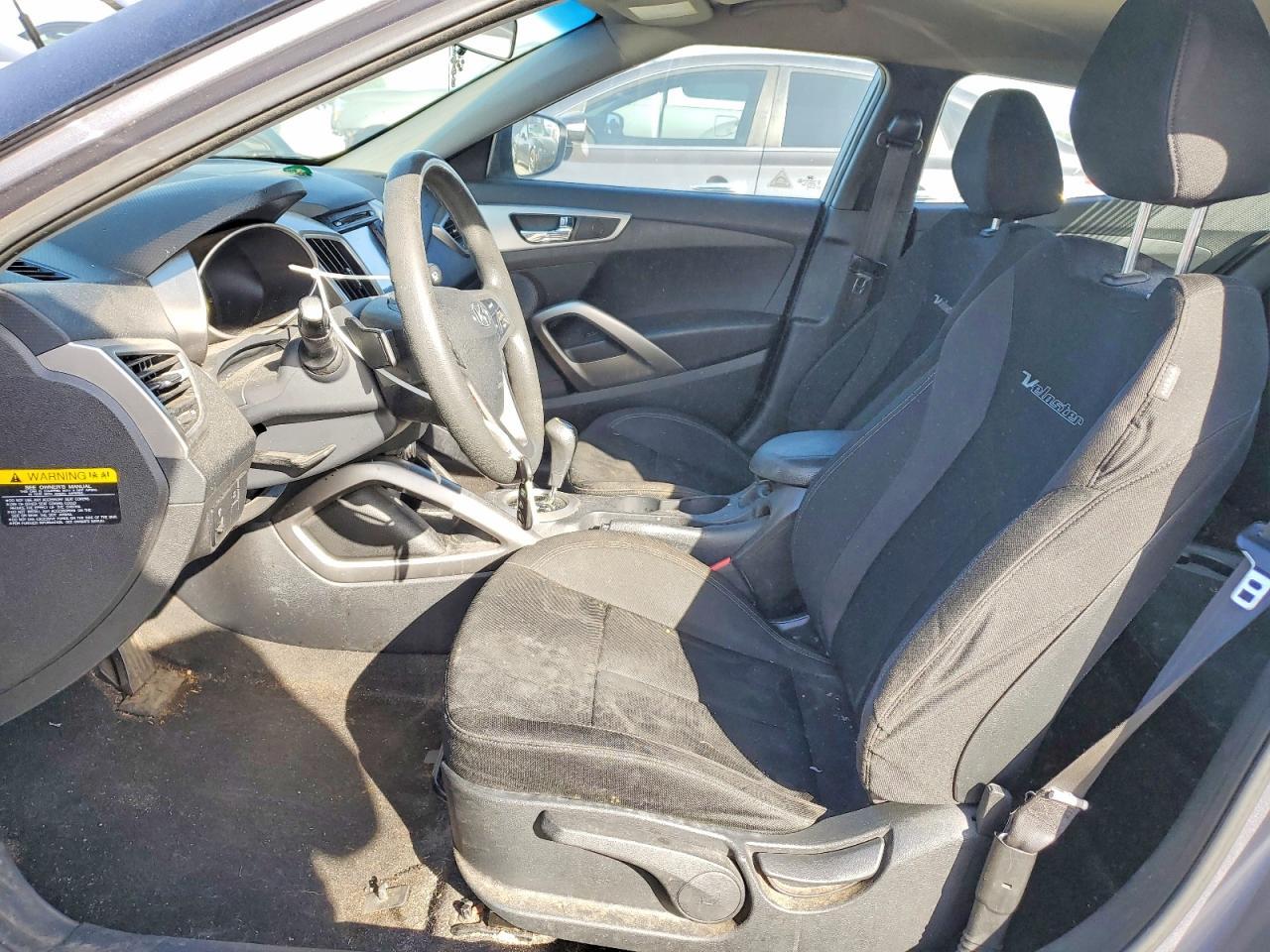 2016 Hyundai Veloster Base - Фото 7