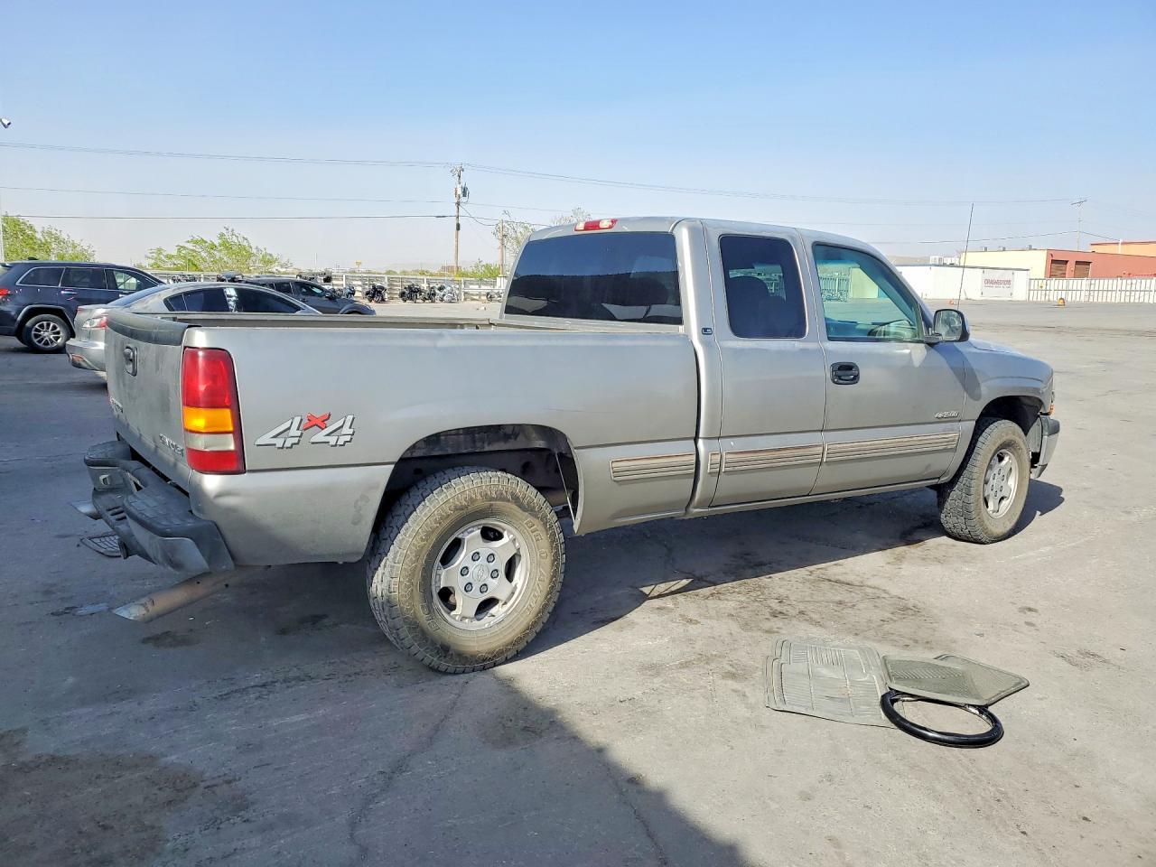 2000 Chevrolet Silverado K1500 - Фото 3