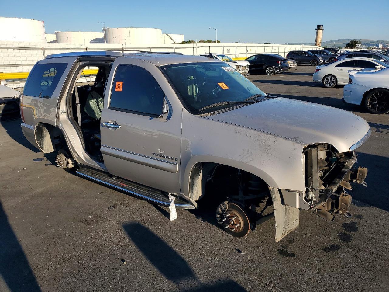 2008 GMC Yukon Denali - Фото 4
