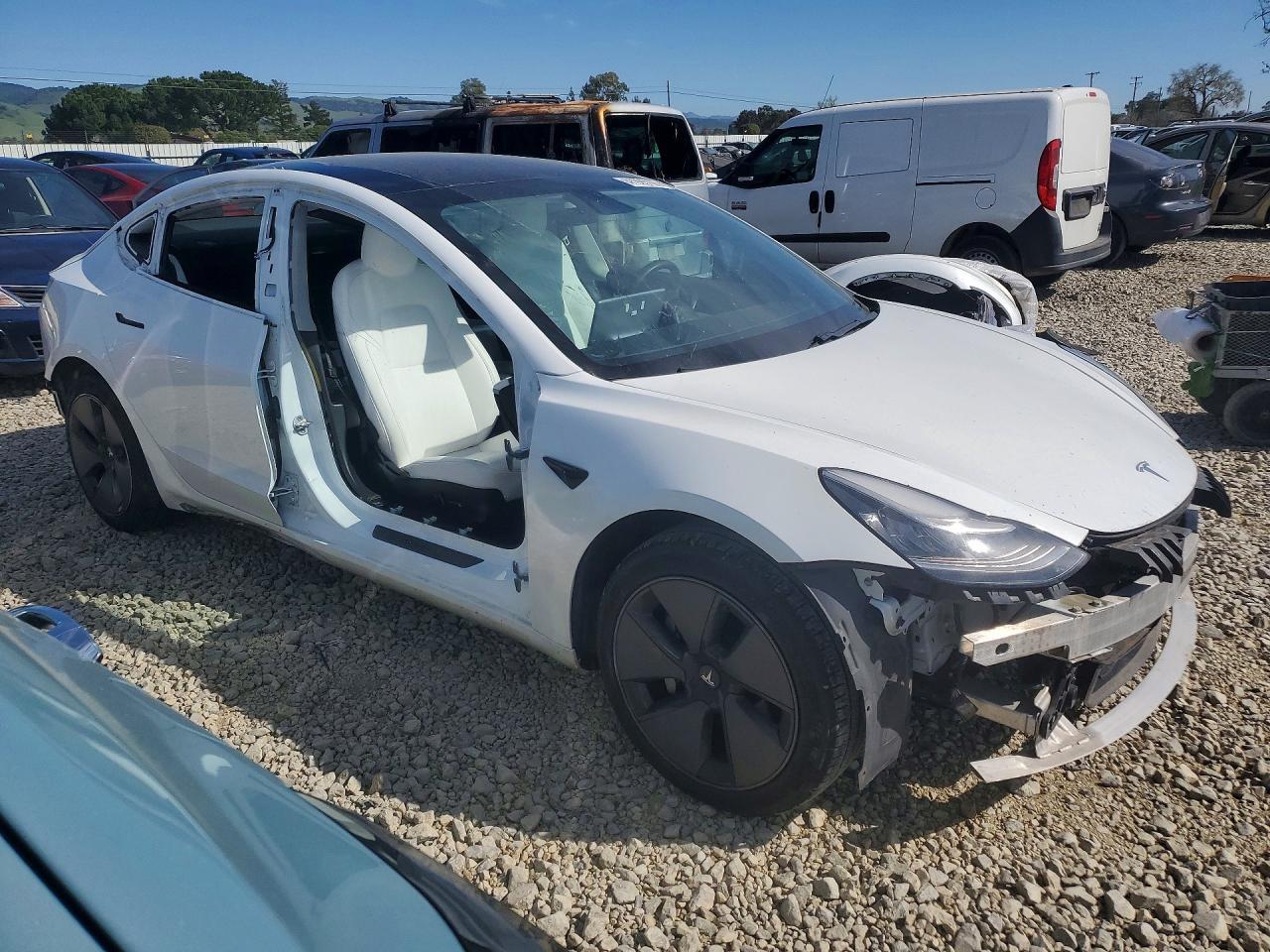 2021 Tesla Model 3 - Фото 4